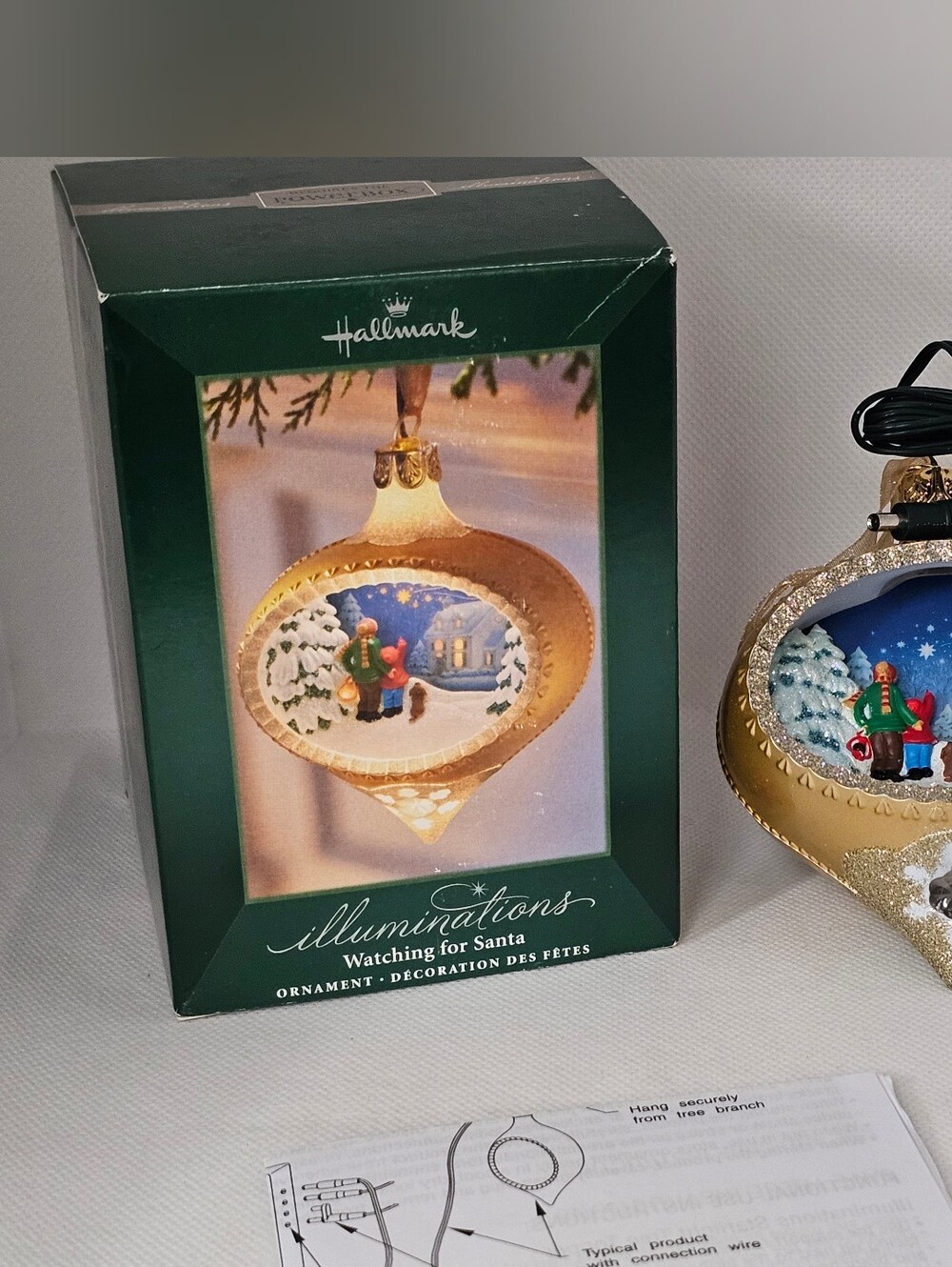 New Hallmark Ornament 2005 Illuminations Watching for Santa Lighted Glass Hall